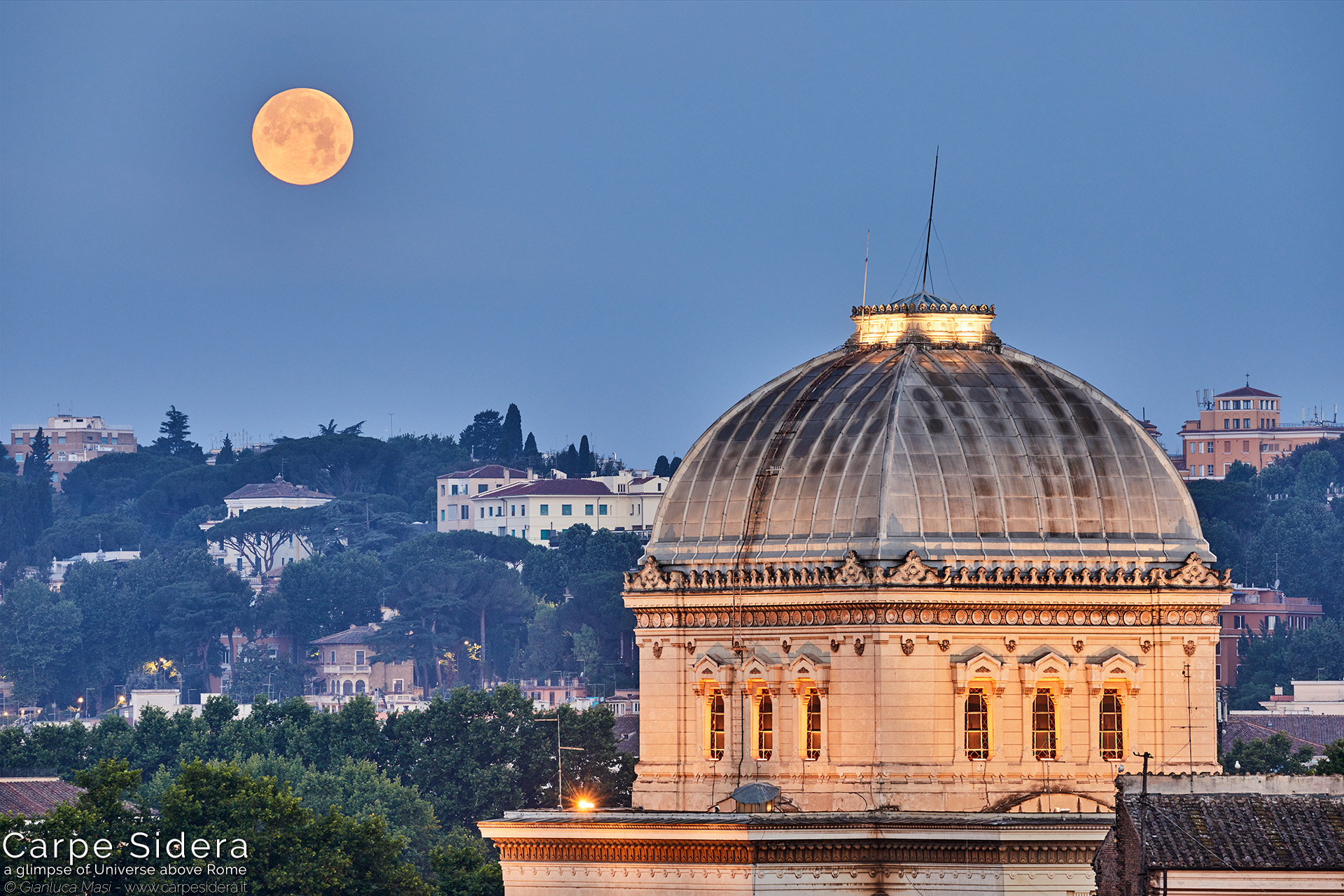 14. The Great Synagogue of Rome and the full Moon.